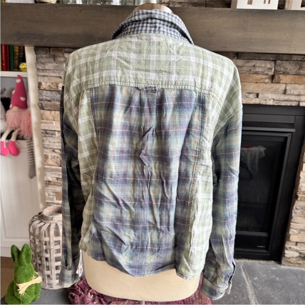 American Eagle Outfitters Blue Cream Button Down Shirt - Picture 6 of 15